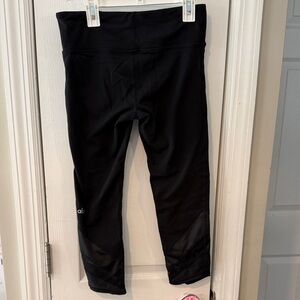 ALO Yoga  black sheer chevron stripe crop